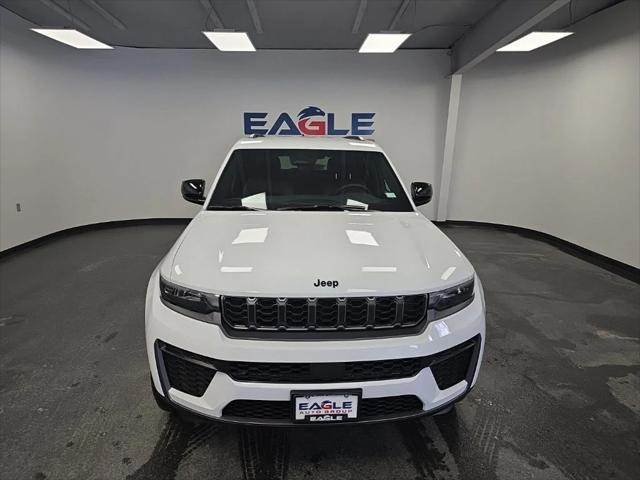 2026 Jeep Grand Cherokee GRAND CHEROKEE LAREDO ALTITUDE 4X4 2026 Jeep Grand Cherokee GRAND CHEROKEE LAREDO ALTITUDE 4X4