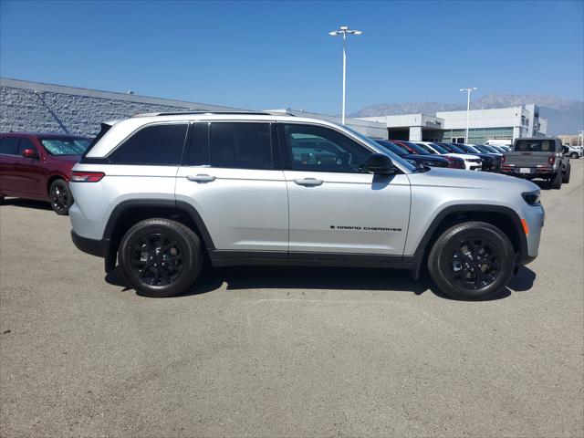 2026 Jeep Grand Cherokee GRAND CHEROKEE LAREDO ALTITUDE 4X2