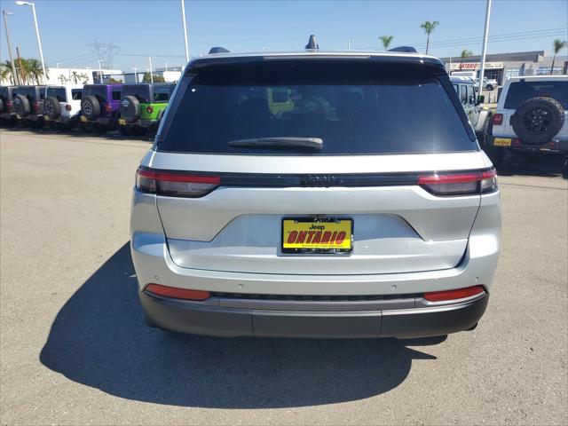 2026 Jeep Grand Cherokee Altitude 4x2