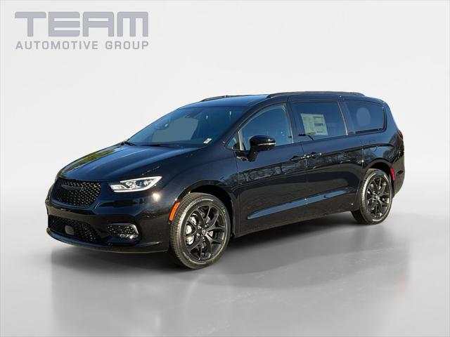 2026 Chrysler Pacifica Select AWD