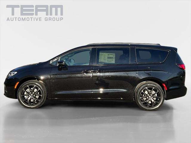 2026 Chrysler Pacifica Select AWD