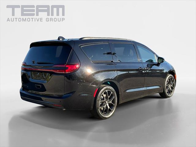2026 Chrysler Pacifica Select AWD