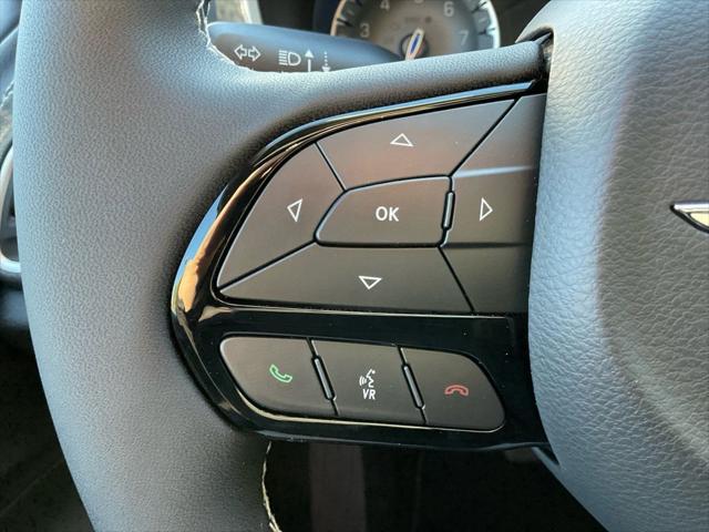 2026 Chrysler Pacifica Select AWD
