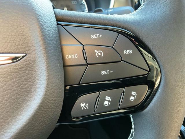 2026 Chrysler Pacifica Select AWD
