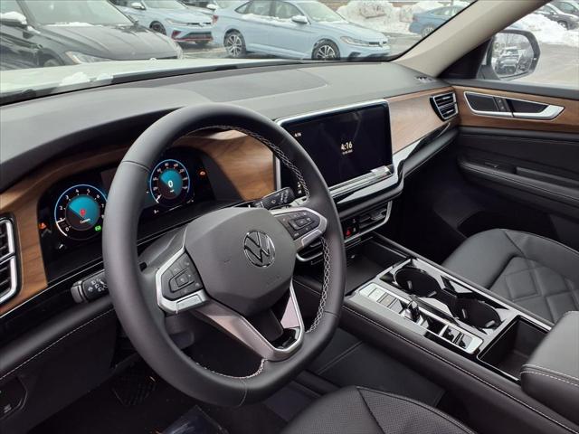 2026 Volkswagen Atlas SE with Technology