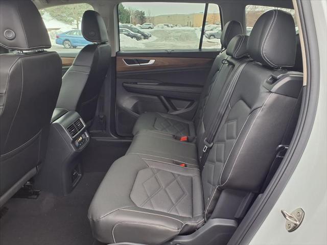 2026 Volkswagen Atlas SE with Technology