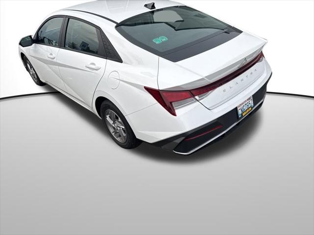 2024 Hyundai Elantra SE 2024 Hyundai Elantra SE