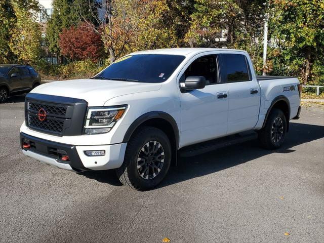 2024 Nissan TITAN Crew Cab PRO-4X 4x4