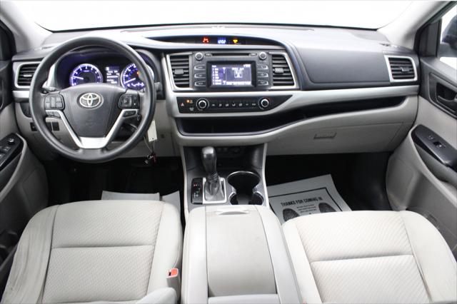 2018 Toyota Highlander LE 2018 Toyota Highlander LE