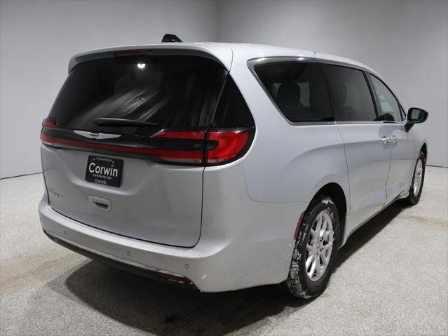 2024 Chrysler Pacifica Touring L 2024 Chrysler Pacifica Touring L