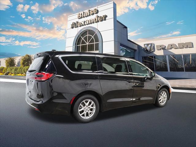 2024 Chrysler Pacifica Touring L 2024 Chrysler Pacifica Touring L