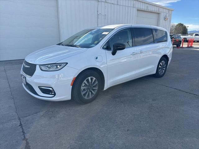2024 Chrysler Pacifica Hybrid Select 2024 Chrysler Pacifica Hybrid Select