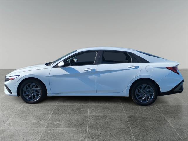 2024 Hyundai Elantra SEL 2024 Hyundai Elantra SEL