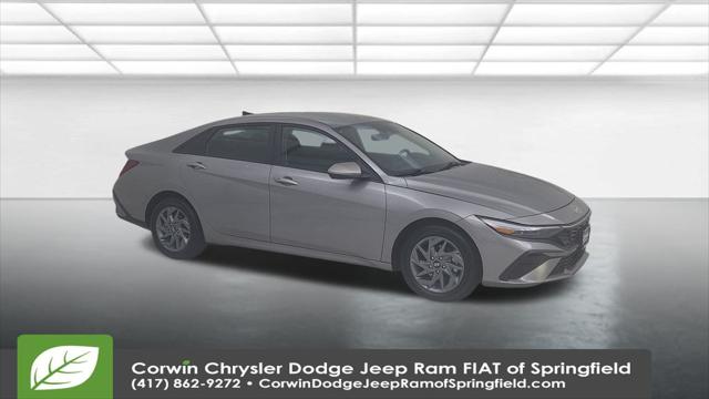 2024 Hyundai Elantra SEL 2024 Hyundai Elantra SEL