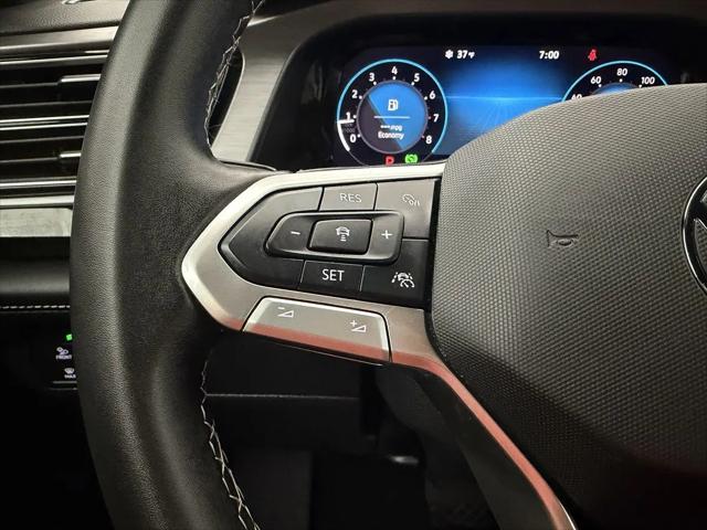 2025 Volkswagen Atlas Cross Sport 2.0T SE w/Technology