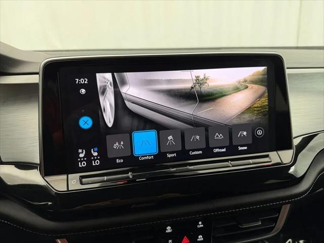 2025 Volkswagen Atlas Cross Sport 2.0T SE w/Technology