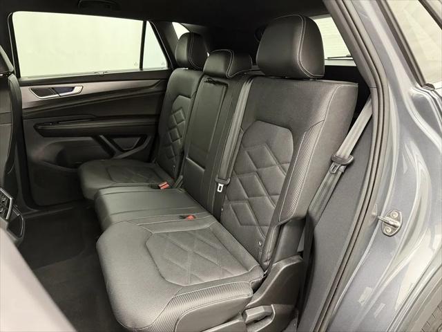 2025 Volkswagen Atlas Cross Sport 2.0T SE w/Technology