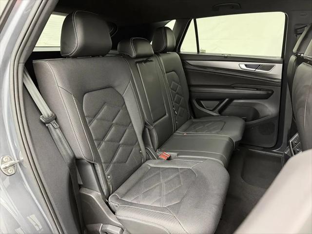 2025 Volkswagen Atlas Cross Sport 2.0T SE w/Technology