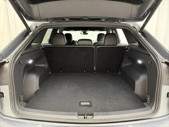 2025 Volkswagen Atlas Cross Sport 2.0T SE w/Technology