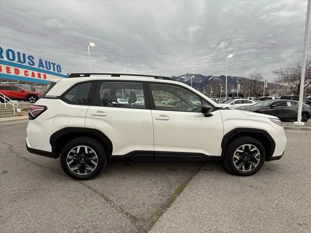 2025 Subaru Forester Base