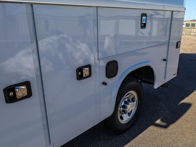 2025 Chevrolet Express Cutaway Work Van