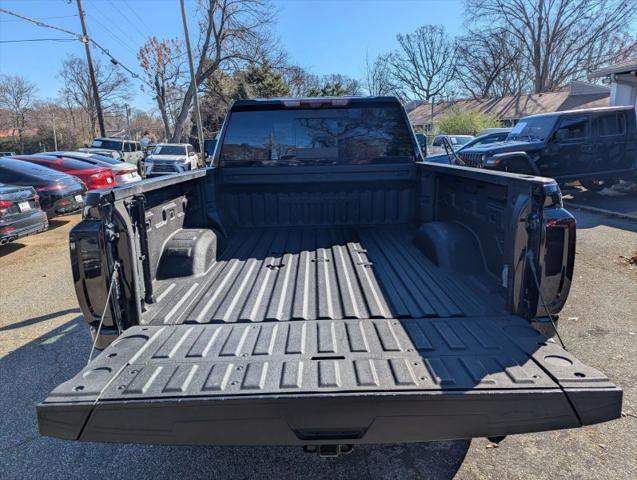 2023 GMC Sierra 3500HD 4WD Crew Cab Standard Bed Denali