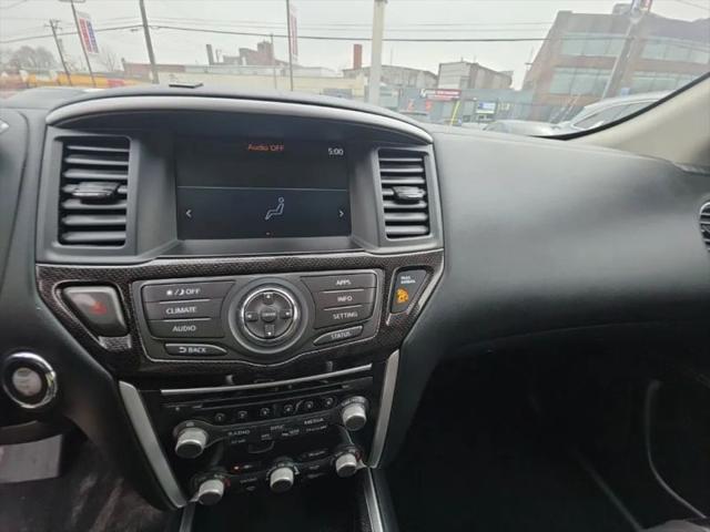 2019 Nissan Pathfinder SV