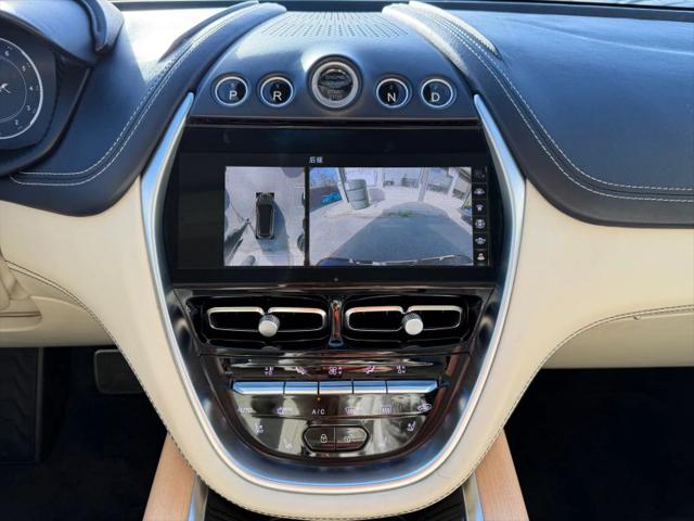 2021 Aston Martin DBX Base