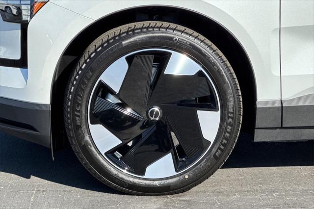 2026 Volvo EX30 Plus Twin Motor Performance, Fully electric