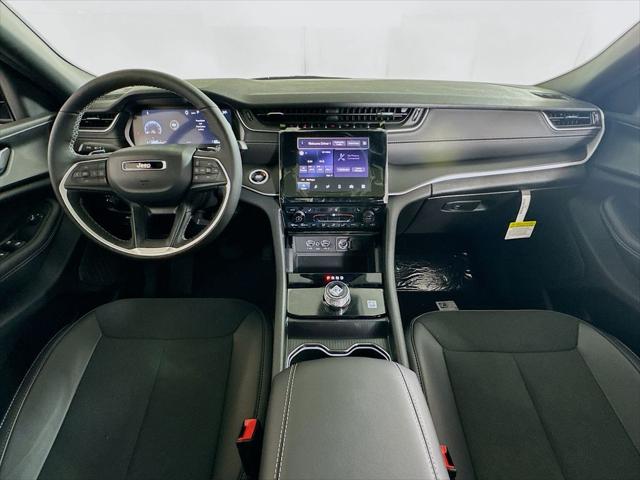2025 Jeep Grand Cherokee Altitude X 4x4