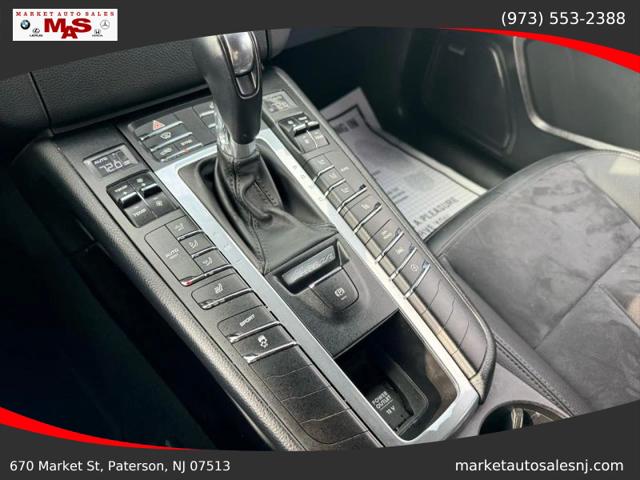 2018 Porsche Macan Base