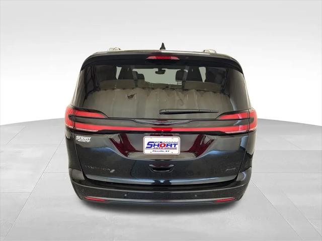 2026 Chrysler Pacifica Select AWD