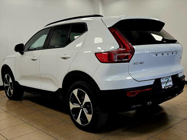 2026 Volvo XC40 Plus, B5 AWD Gas (mild hybrid), Dark
