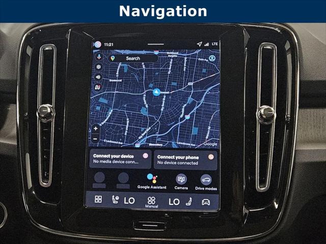 2026 Volvo XC40 Plus, B5 AWD Gas (mild hybrid), Dark