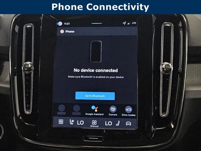 2026 Volvo XC40 Plus, B5 AWD Gas (mild hybrid), Dark