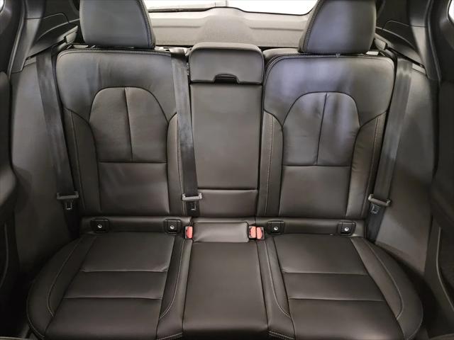 2026 Volvo XC40 Plus, B5 AWD Gas (mild hybrid), Dark