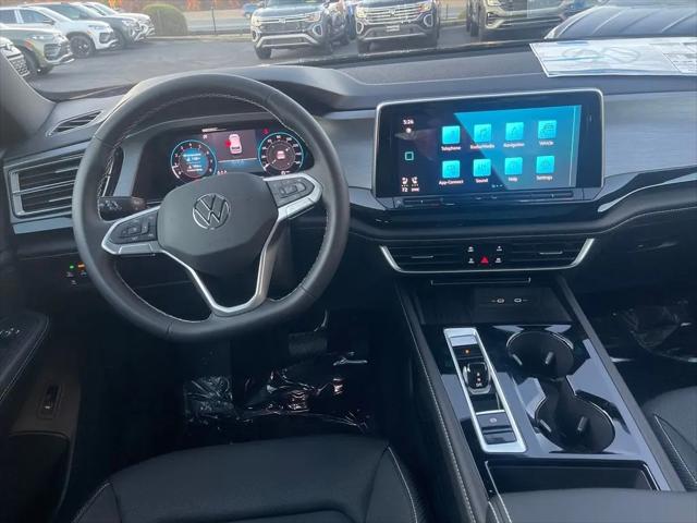 2026 Volkswagen Atlas Cross Sport SE with Technology