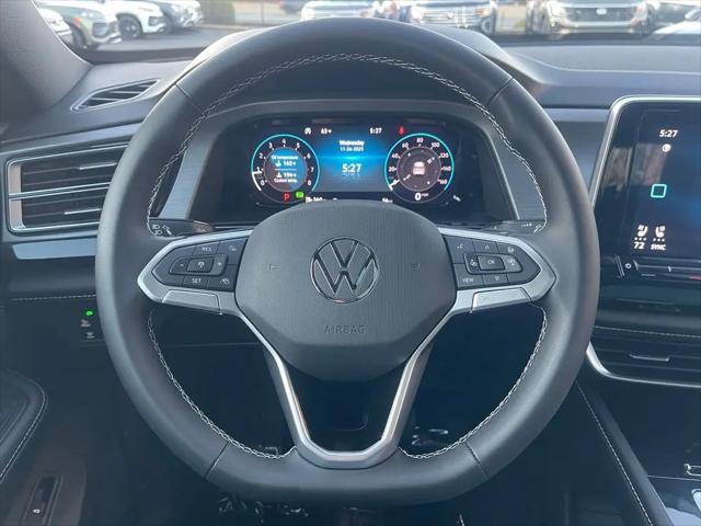 2026 Volkswagen Atlas Cross Sport SE with Technology