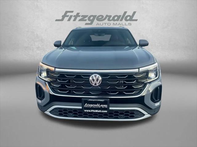 2026 Volkswagen Atlas Cross Sport SE with Technology