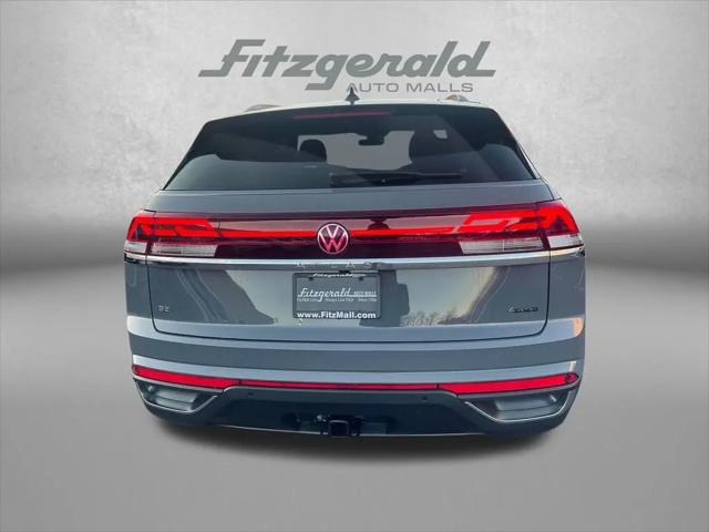 2026 Volkswagen Atlas Cross Sport SE with Technology