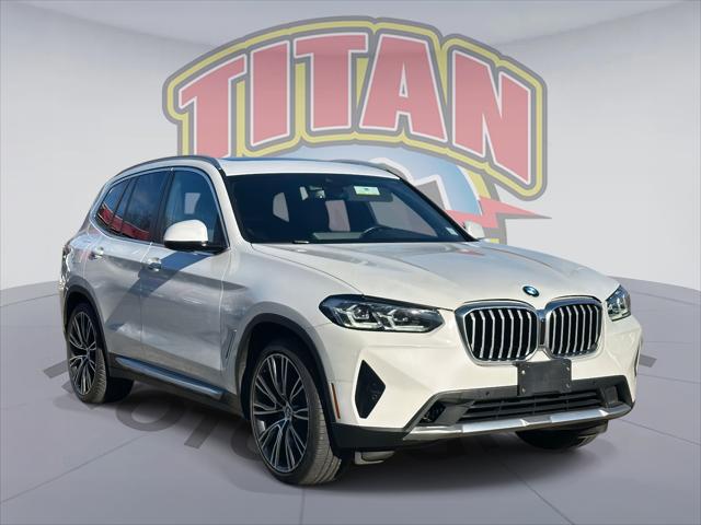 2022 BMW X3 30i's photo
