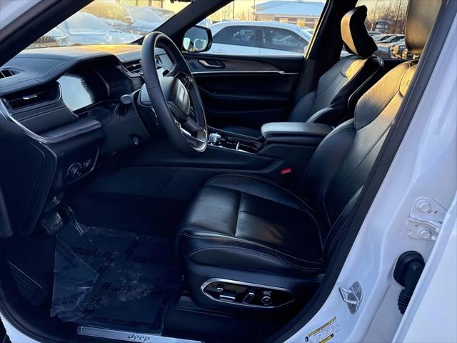 2023 Jeep Grand Cherokee Overland 4x4 2023 Jeep Grand Cherokee Overland 4x4