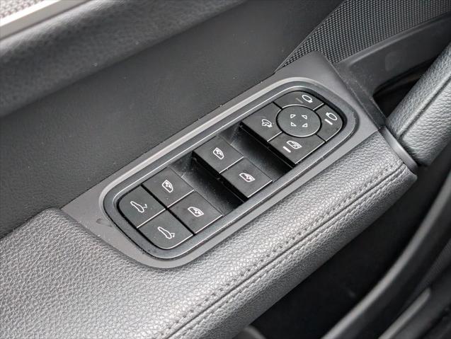 2025 Porsche Cayenne Unknown