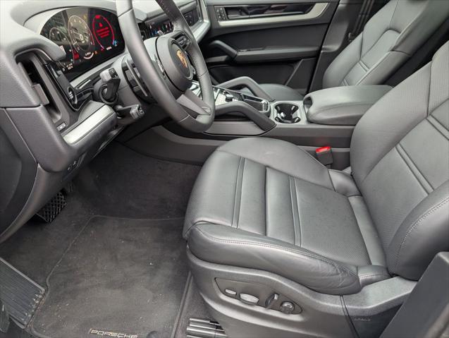 2025 Porsche Cayenne Unknown