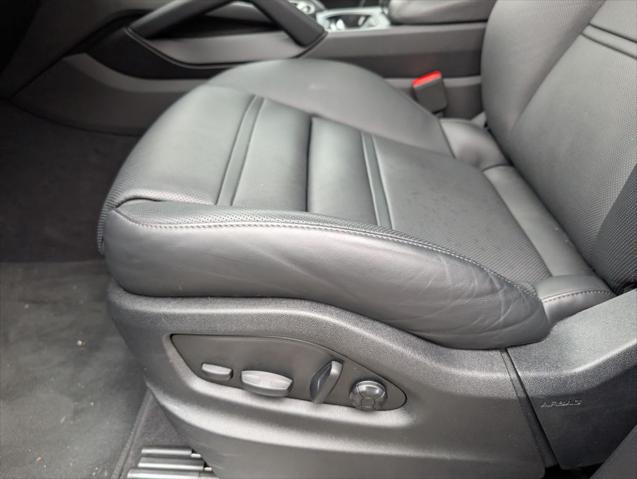 2025 Porsche Cayenne Unknown