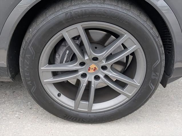 2025 Porsche Cayenne Unknown