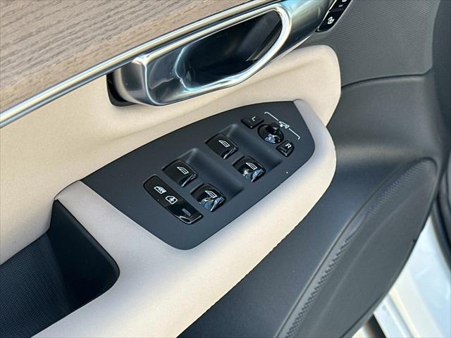 2026 Volvo XC90 B6 Ultra Dark Theme 7-Seater