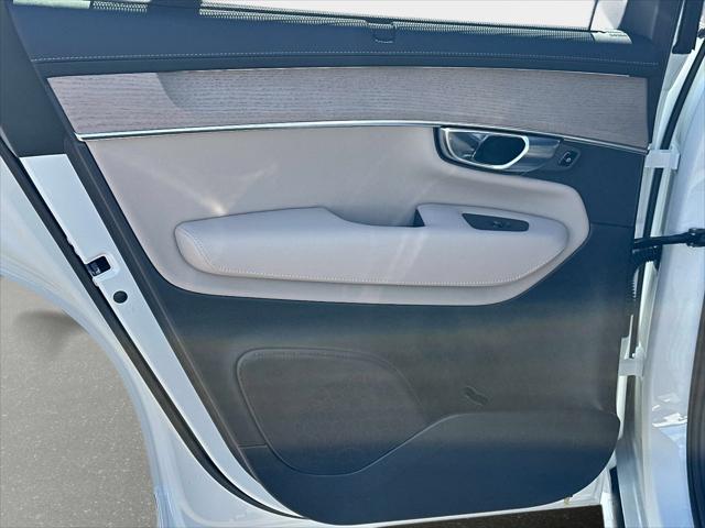 2026 Volvo XC90 B6 Ultra Dark Theme 7-Seater
