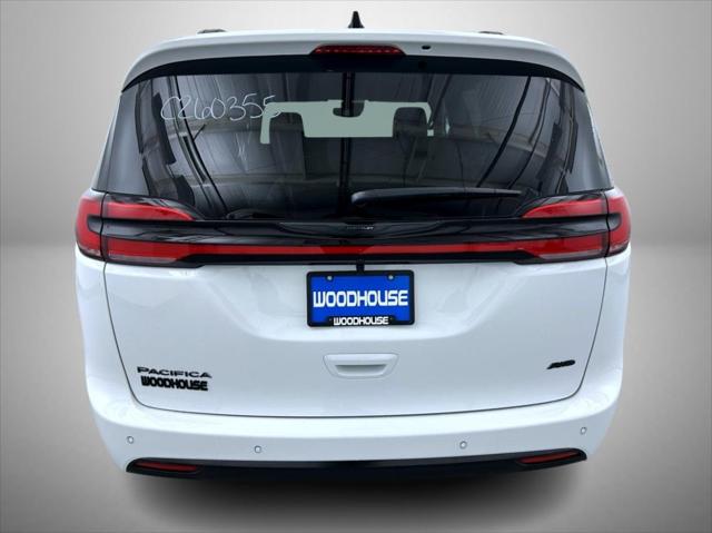 2026 Chrysler Pacifica Select AWD