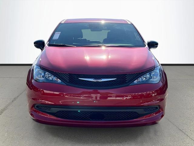 2026 Chrysler Voyager VOYAGER LX